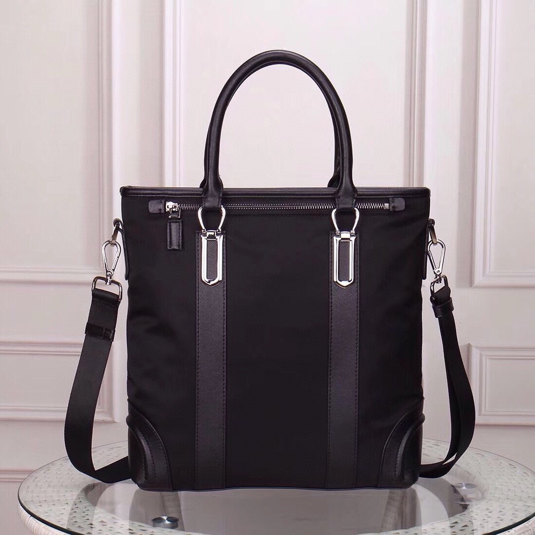 【PRADA 公式旗艦店】プラダ  ブリーフケース  当日出荷 好評に付き再入荷！34*33*8CM