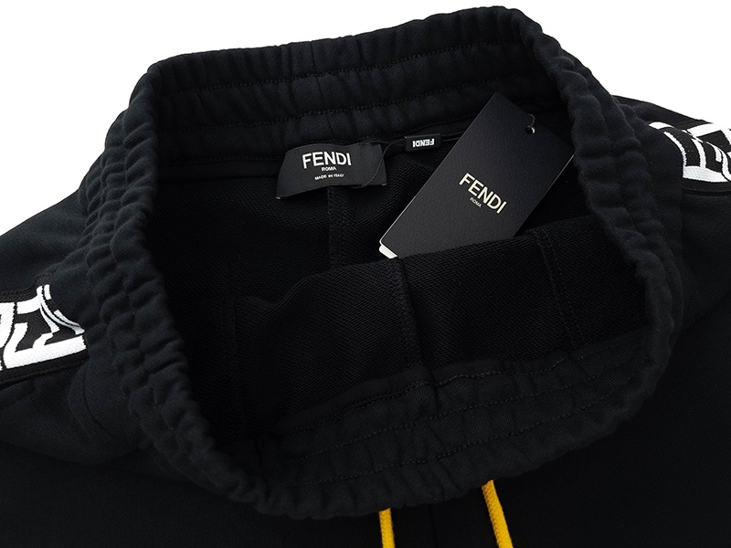 【FENDI  公式旗艦店】フェンディ ショートパンツ  ご好評に付き再入荷！