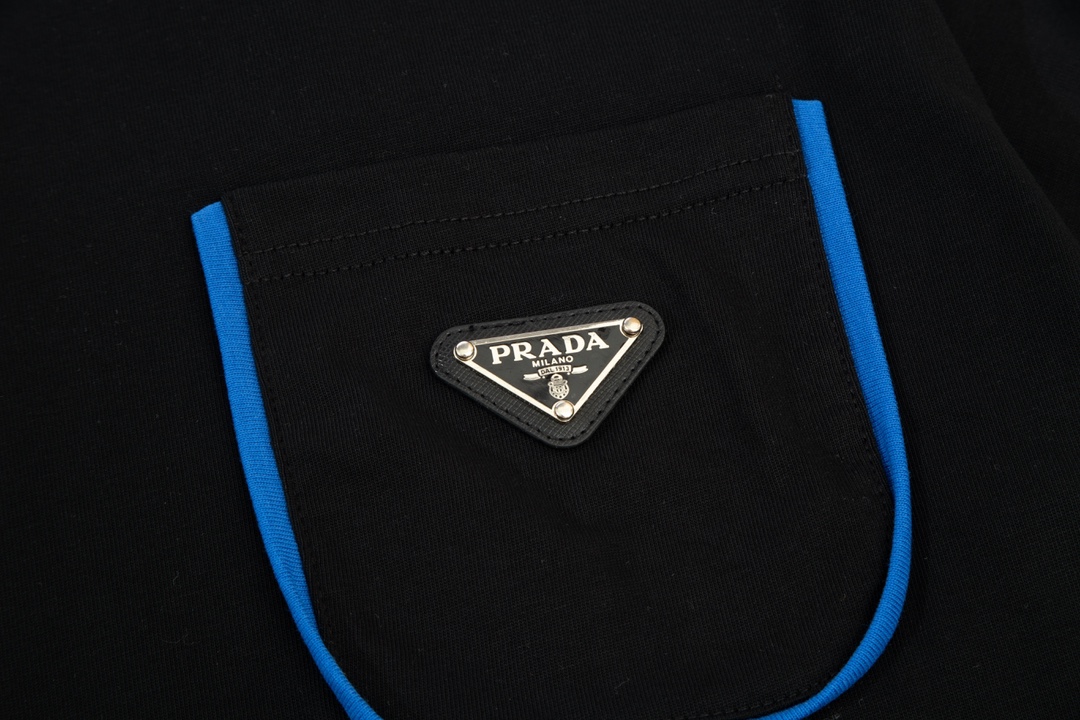 【PRADA 公式旗艦店】 プラダ Tシャツ  ご好評に付き再入荷！