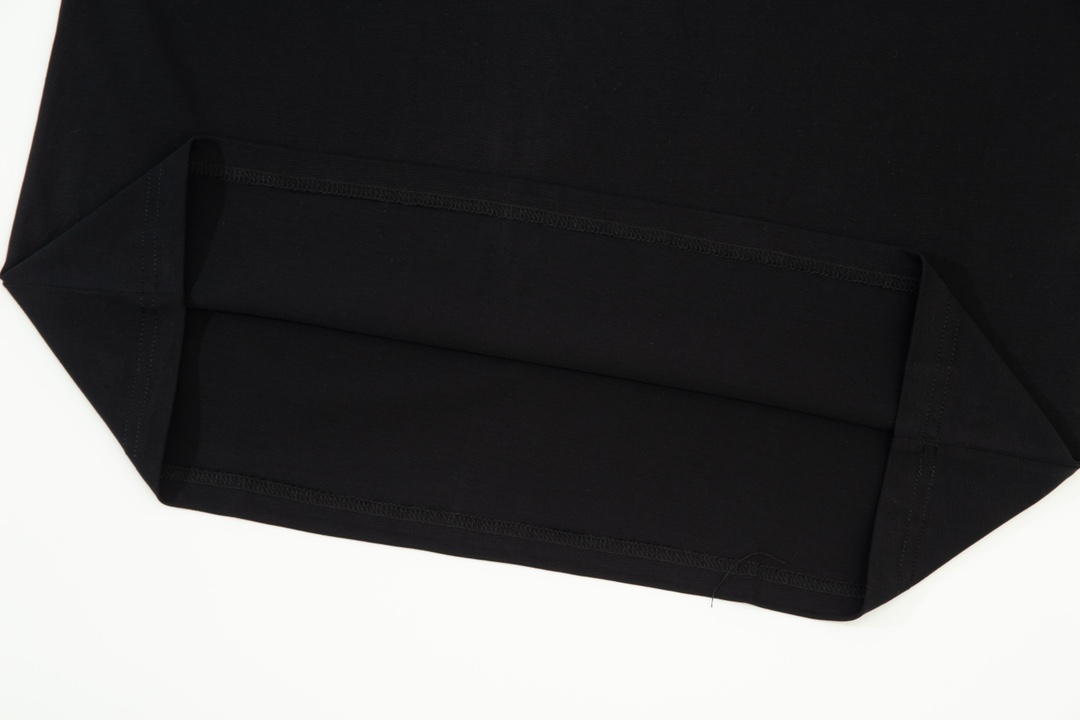 【PRADA 公式旗艦店】 プラダ Tシャツ  ご好評に付き再入荷！