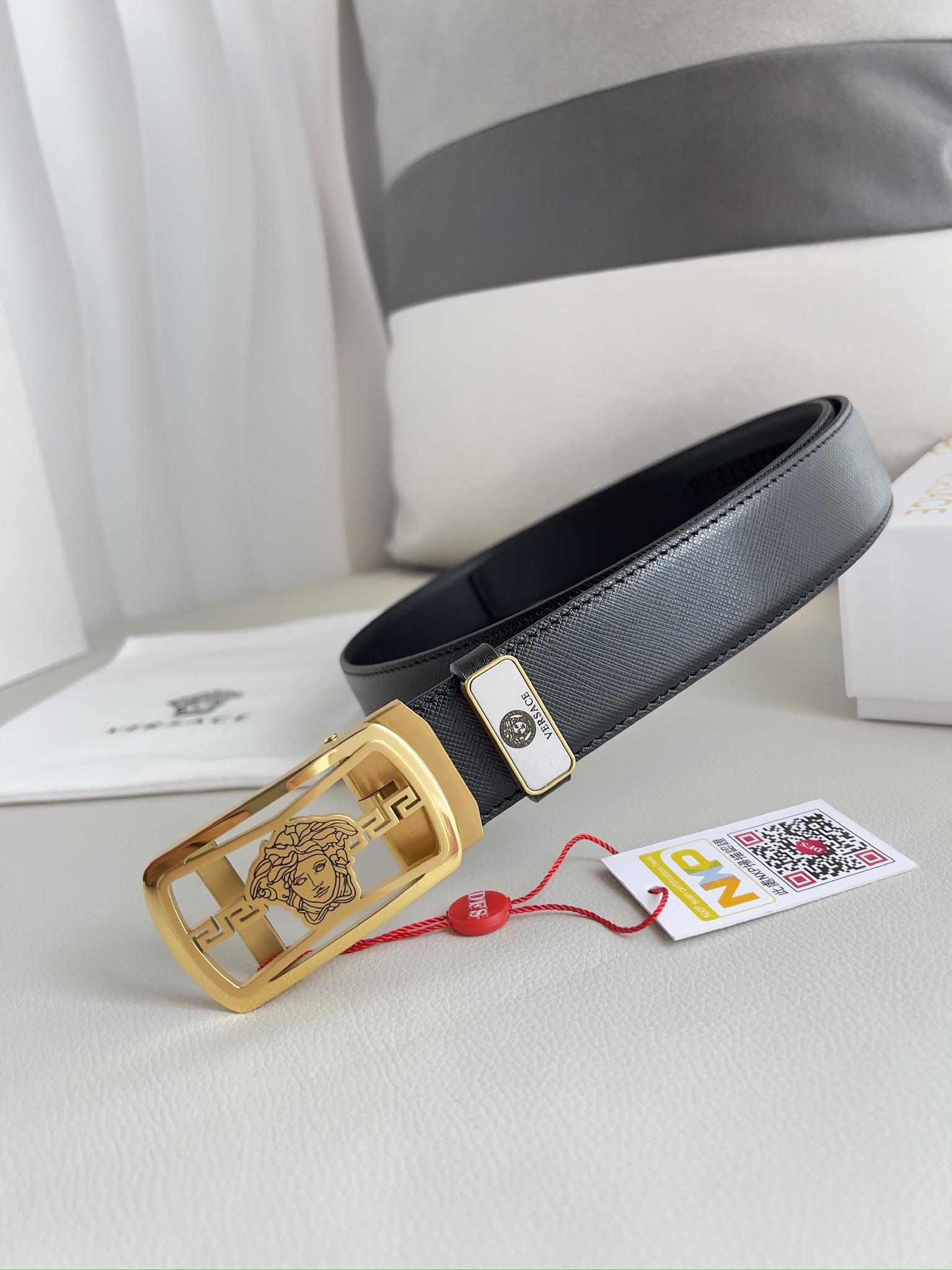 【VERSACE】(ヴェルサーチ) 3.5cmベルト メンズ 240903