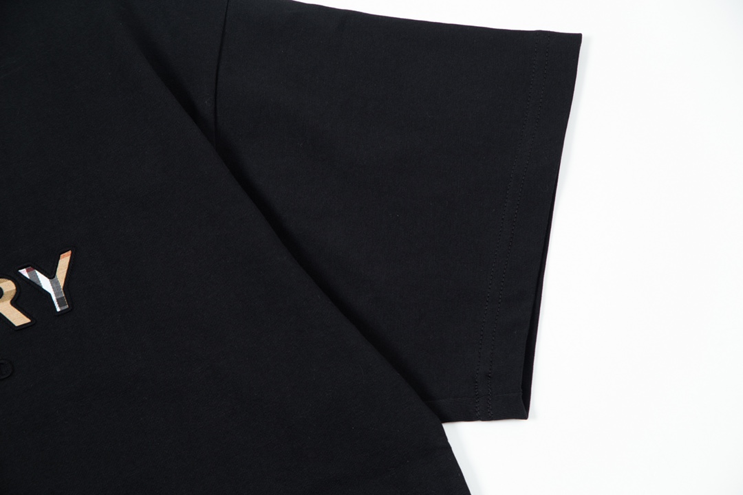 【BURBERRY  公式旗艦店】バーバリー Tシャツ ご好評に付き再入荷！