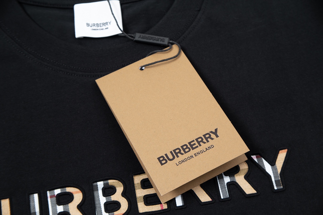 【BURBERRY  公式旗艦店】バーバリー Tシャツ ご好評に付き再入荷！