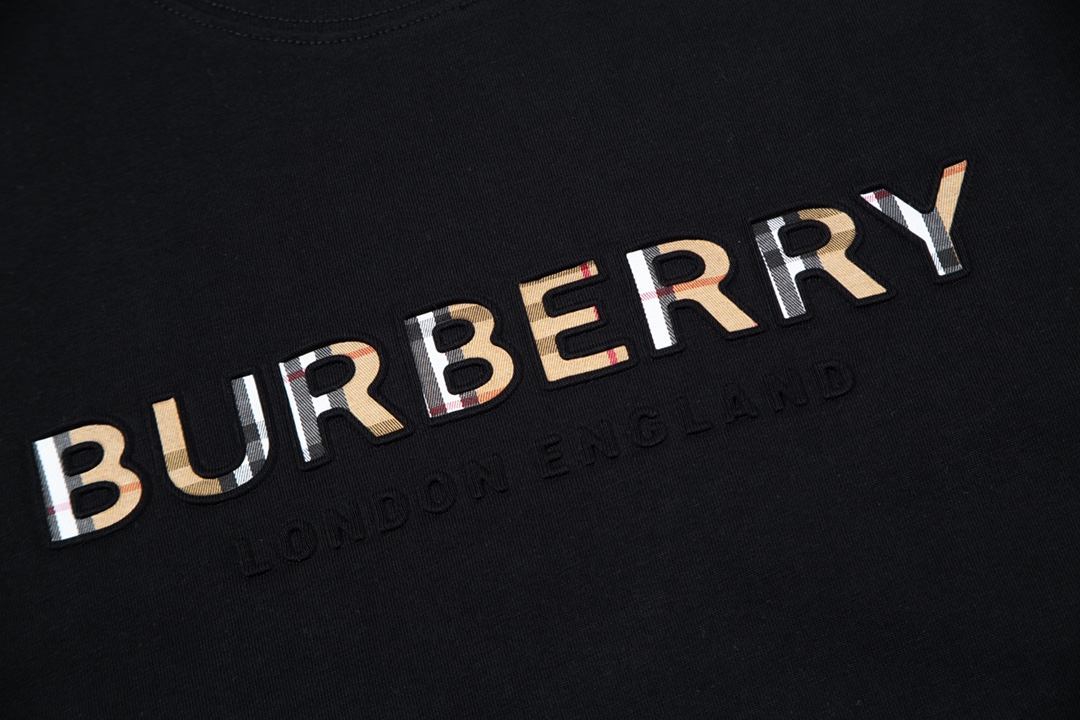 【BURBERRY  公式旗艦店】バーバリー Tシャツ ご好評に付き再入荷！