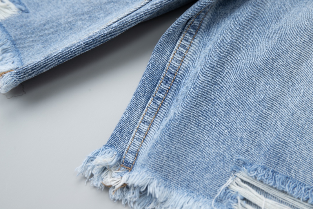 【BALENCIAGA  公式旗艦店】バレンシアガ   ショートパンツ  ご好評に付き再入荷！