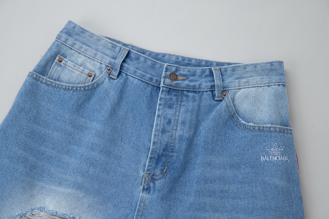 【BALENCIAGA  公式旗艦店】バレンシアガ   ショートパンツ  ご好評に付き再入荷！