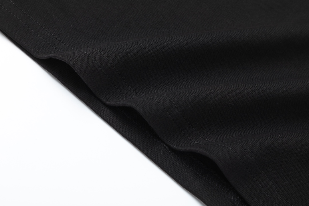 【FENDI 公式旗艦店】フェンディ   Tシャツ ご好評に付き再入荷！