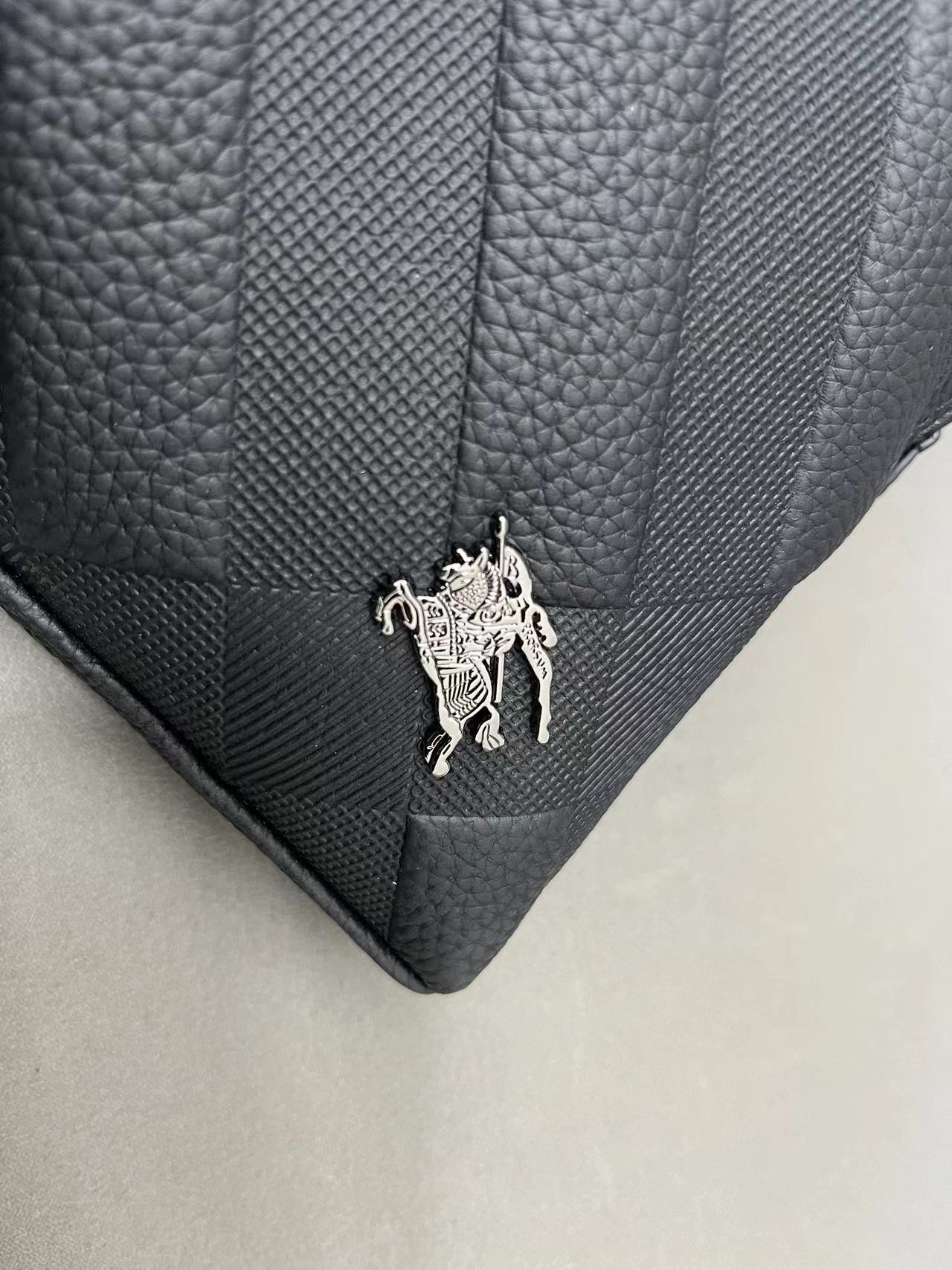【BURBERRY 公式旗艦店】バーバリー  ハンドバッグ  当日出荷 好評に付き再入荷！38*27CM