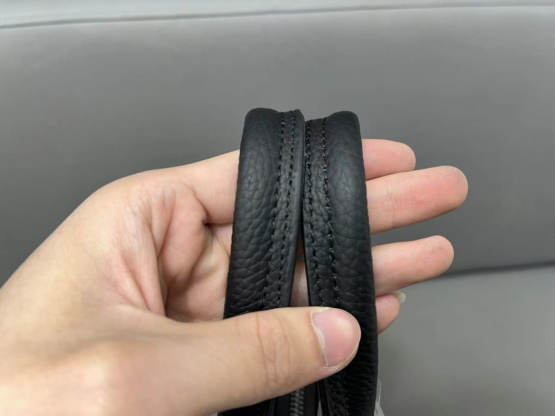 【BURBERRY 公式旗艦店】バーバリー  ハンドバッグ  当日出荷 好評に付き再入荷！38*27CM