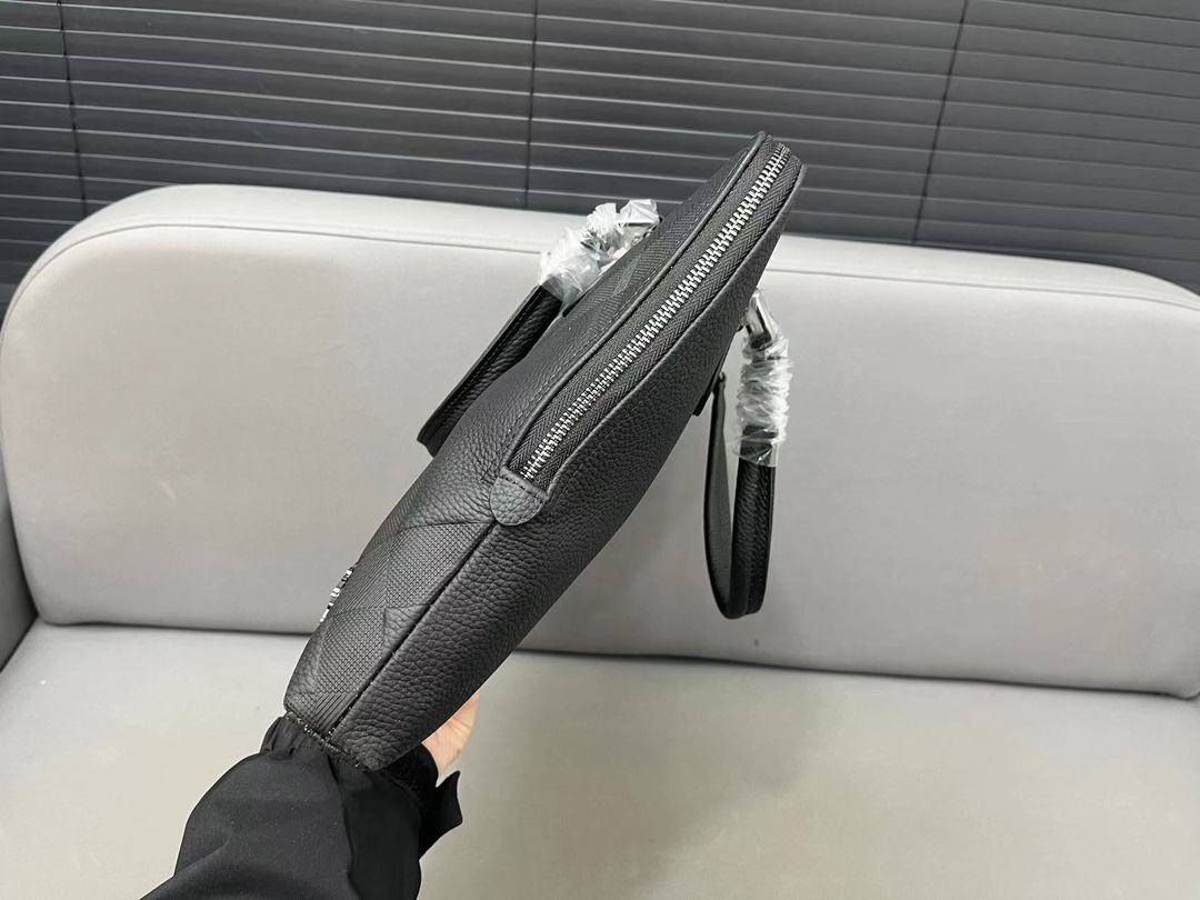 【BURBERRY 公式旗艦店】バーバリー  ハンドバッグ  当日出荷 好評に付き再入荷！38*27CM