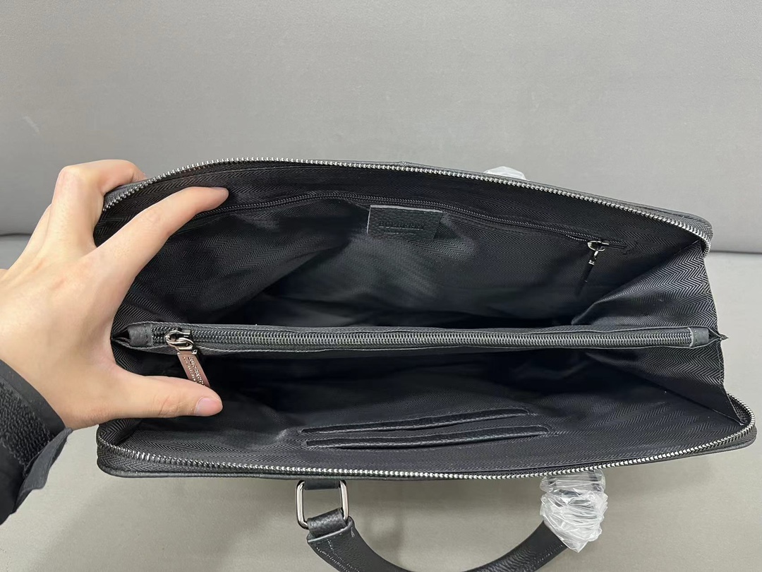 【BURBERRY 公式旗艦店】バーバリー  ハンドバッグ  当日出荷 好評に付き再入荷！38*27CM