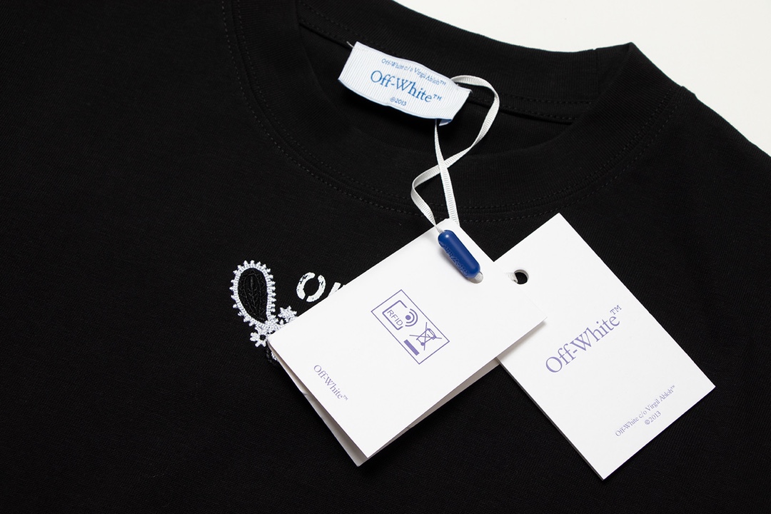 【OFF-WHITE 公式旗艦店】オフホワイト  Tシャツ ご好評に付き再入荷！