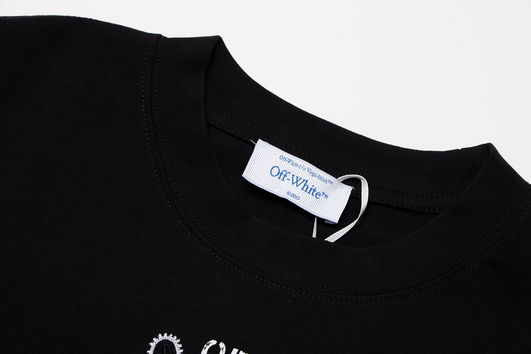 【OFF-WHITE 公式旗艦店】オフホワイト  Tシャツ ご好評に付き再入荷！