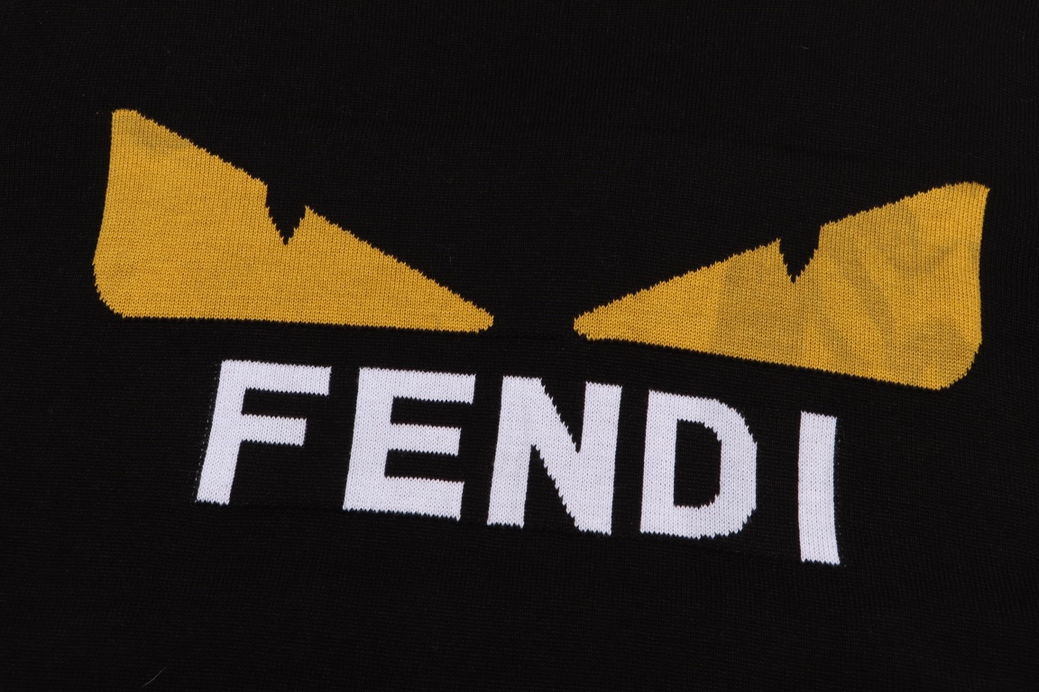 【FENDI 公式旗艦店】フェンディ  Tシャツ ご好評に付き再入荷！