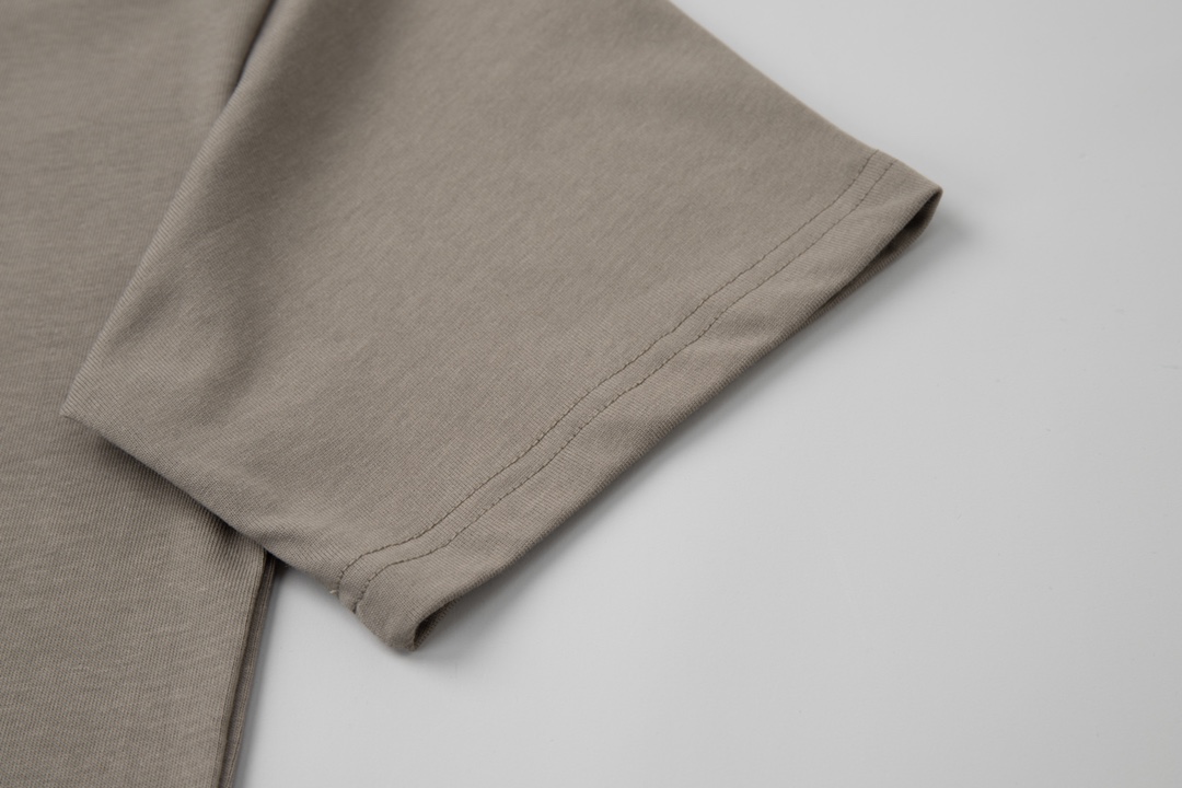 【DIOR  公式旗艦店】ディオール  Tシャツ ご好評に付き再入荷！