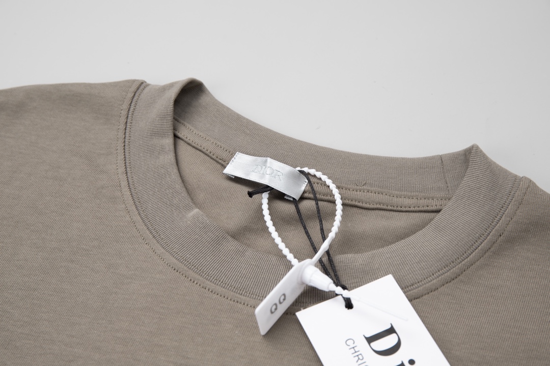 【DIOR  公式旗艦店】ディオール  Tシャツ ご好評に付き再入荷！