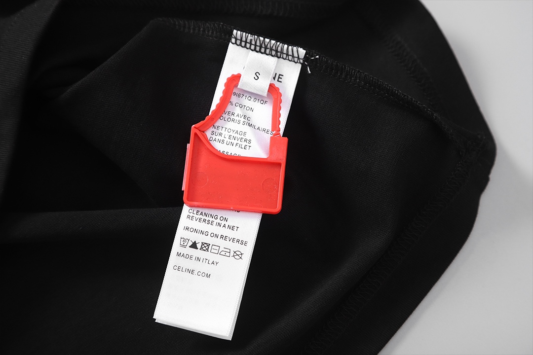 【CELINE  公式旗艦店】セリーヌ  Tシャツ ご好評に付き再入荷！