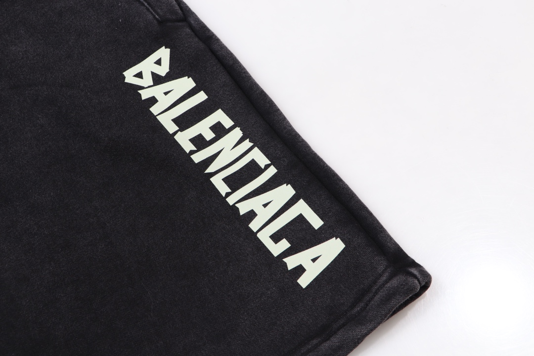 【BALENCIAGA  公式旗艦店】バレンシアガ   ショートパンツ  ご好評に付き再入荷！