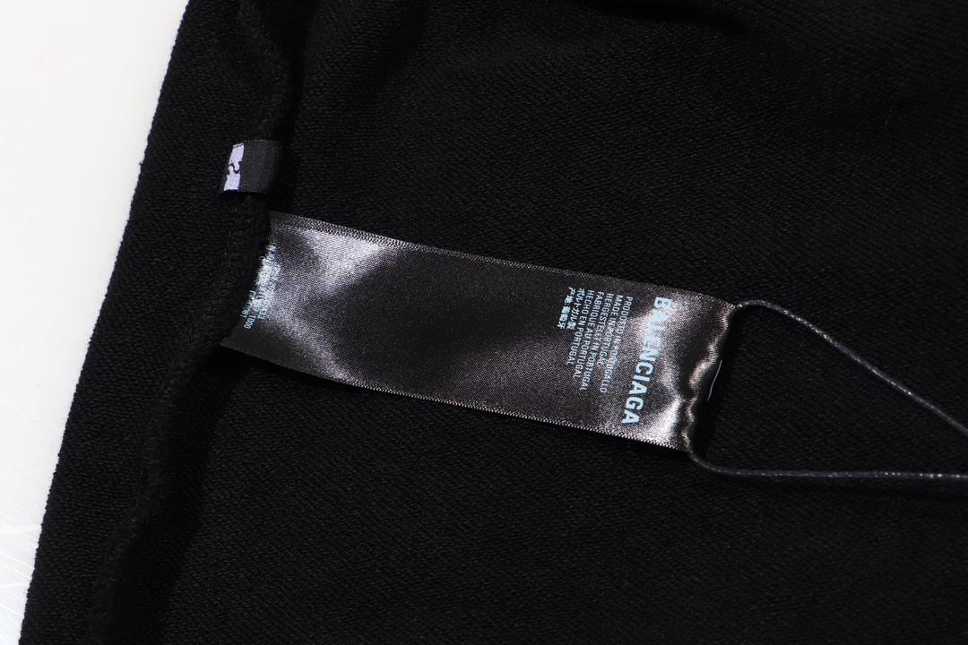 【BALENCIAGA  公式旗艦店】バレンシアガ   ショートパンツ  ご好評に付き再入荷！