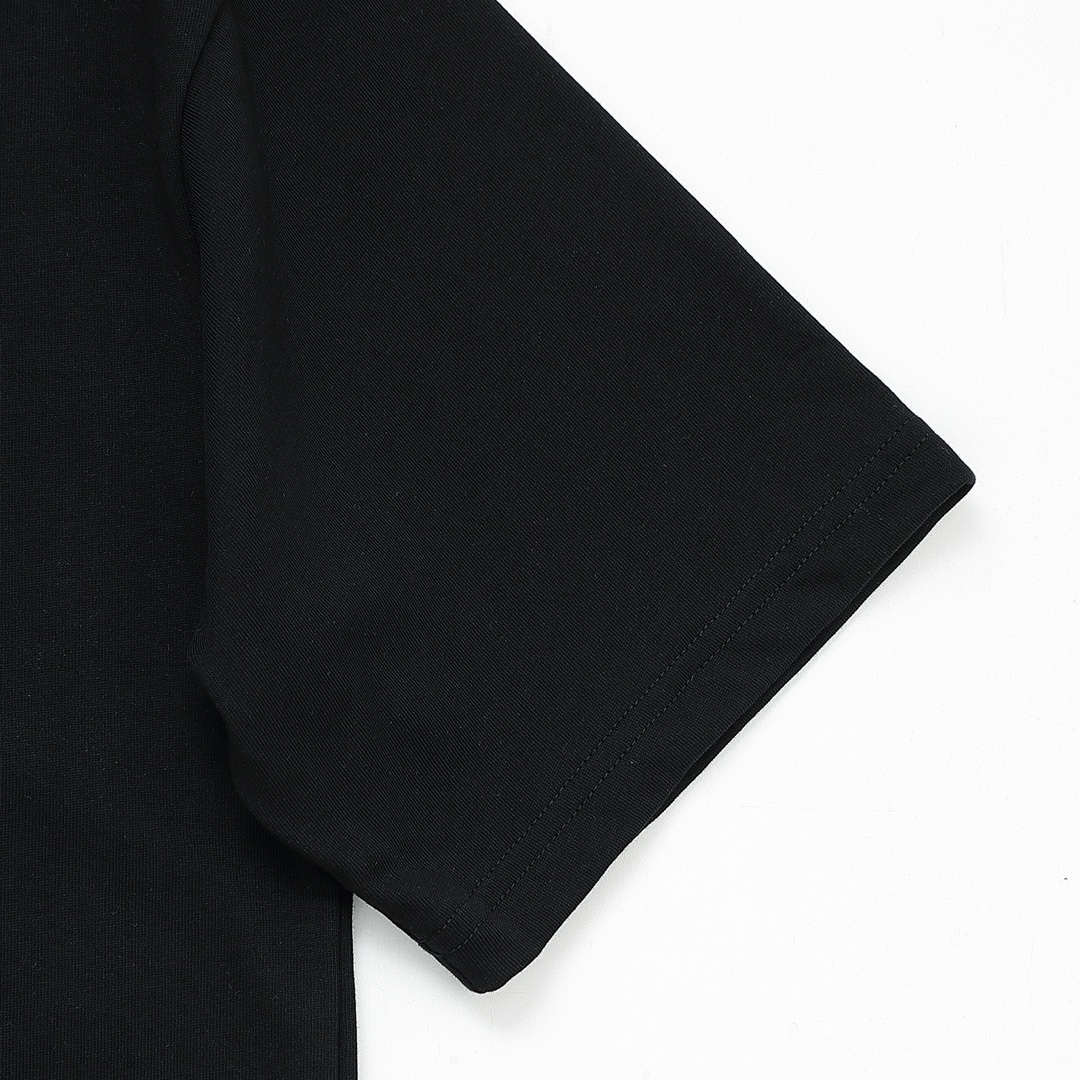 【FENDI 公式旗艦店】フェンディ   Tシャツ ご好評に付き再入荷！