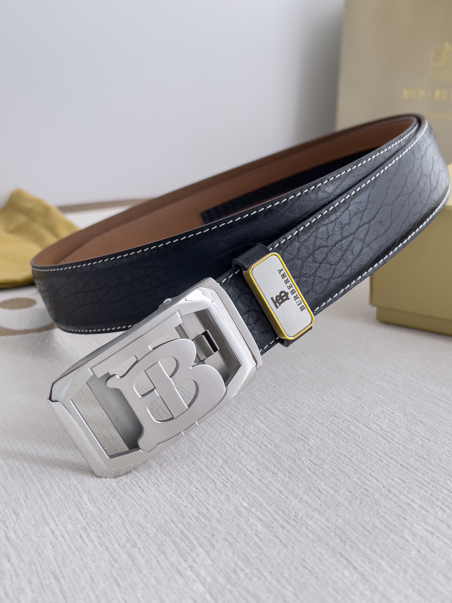 【BURBERRY】(バーバリー) 3.5cmベルト メンズ