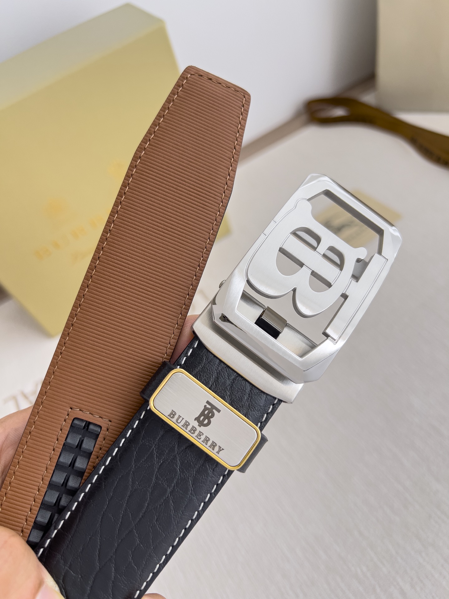 【BURBERRY】(バーバリー) 3.5cmベルト メンズ