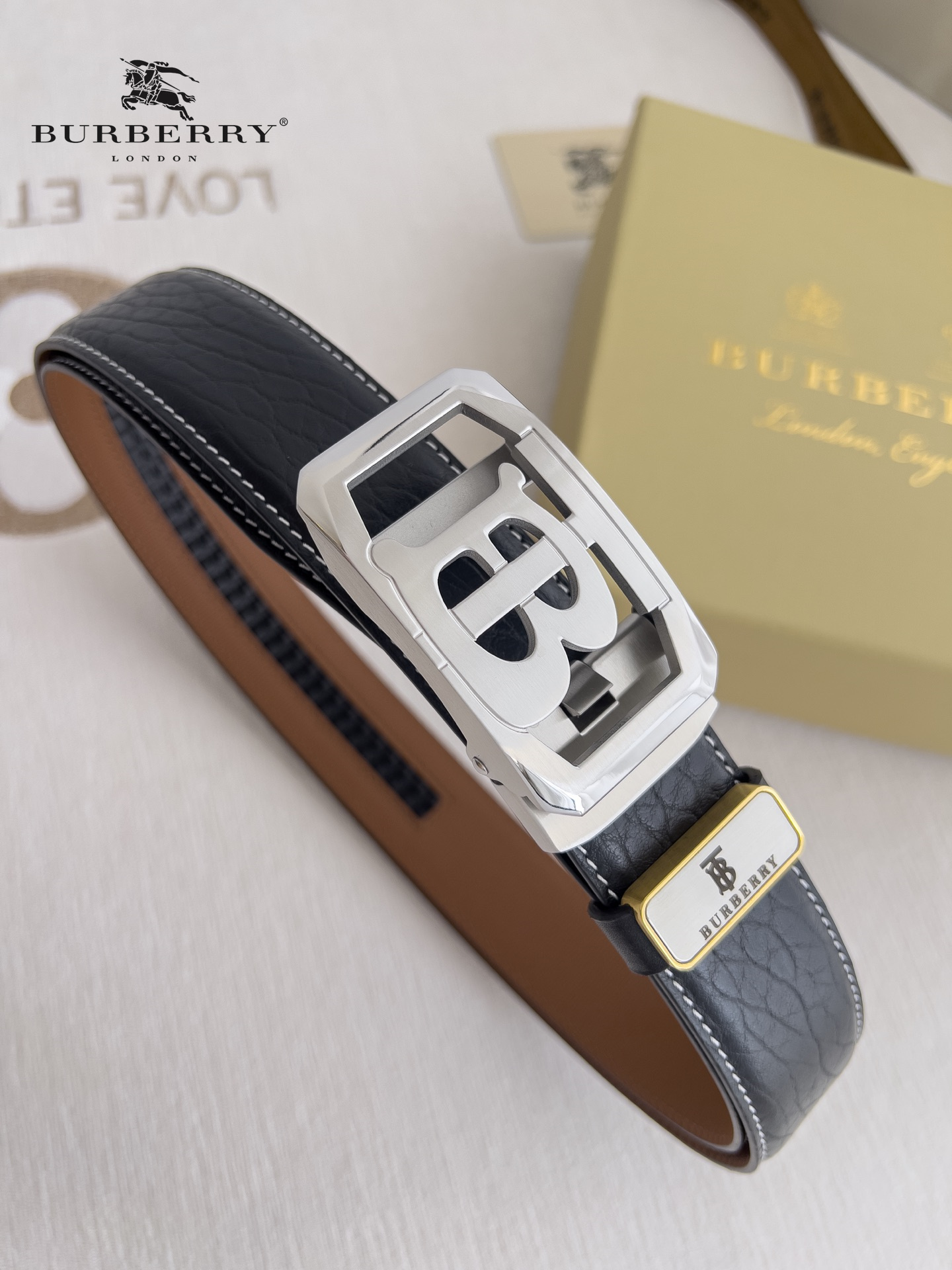 【BURBERRY】(バーバリー) 3.5cmベルト メンズ