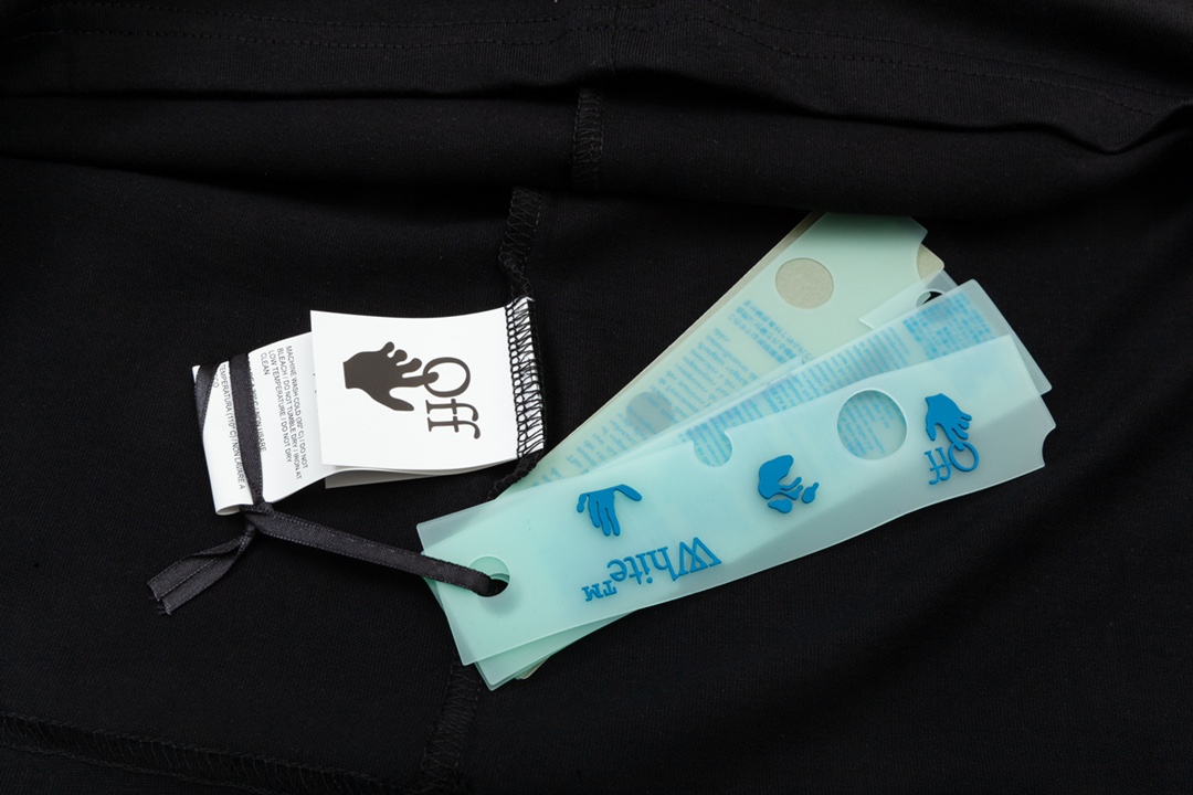 【OFF-WHITE 公式旗艦店】オフホワイト  Tシャツ ご好評に付き再入荷！