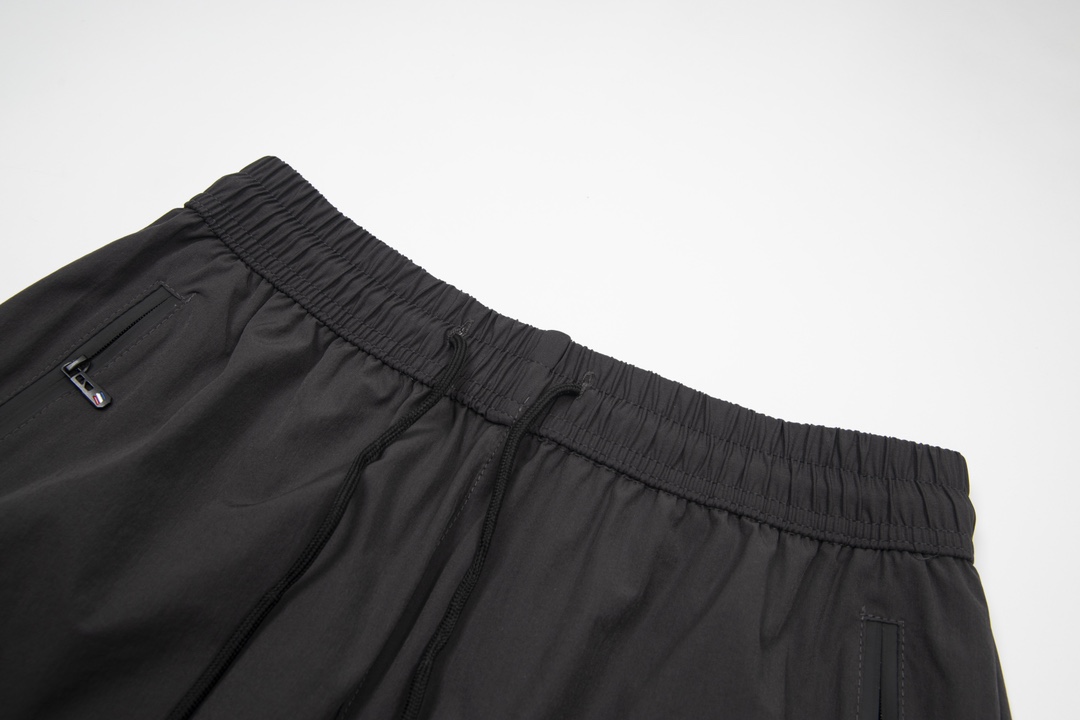 【BALENCIAGA  公式旗艦店】バレンシアガ   ショートパンツ  ご好評に付き再入荷！