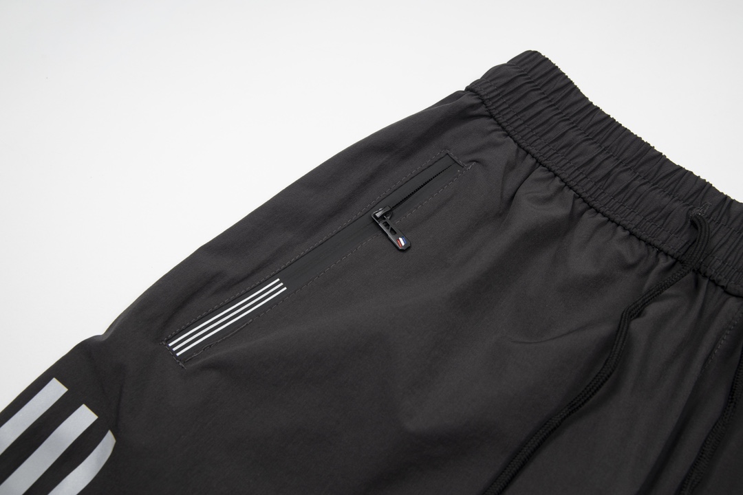 【BALENCIAGA  公式旗艦店】バレンシアガ   ショートパンツ  ご好評に付き再入荷！