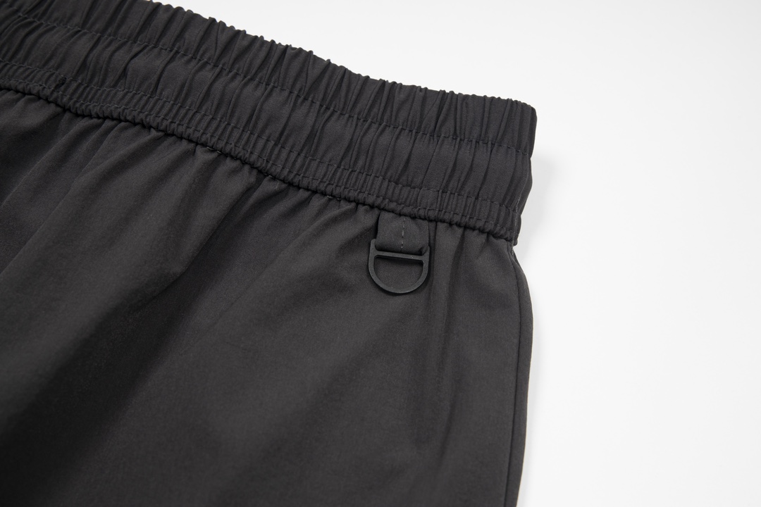 【BALENCIAGA  公式旗艦店】バレンシアガ   ショートパンツ  ご好評に付き再入荷！