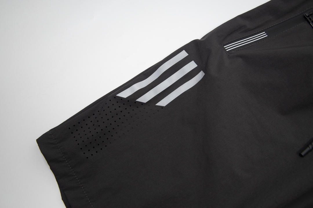 【BALENCIAGA  公式旗艦店】バレンシアガ   ショートパンツ  ご好評に付き再入荷！