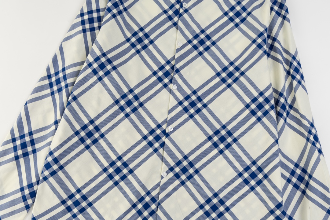 【BURBERRY  公式旗艦店】バーバリー  シャツ ご好評に付き再入荷！