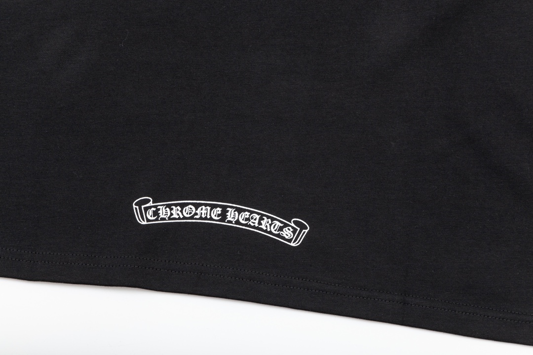 【CHROME HEARTS  公式旗艦店】クロムハーツ    Tシャツご好評に付き再入荷！