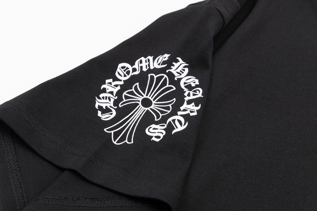【CHROME HEARTS  公式旗艦店】クロムハーツ    Tシャツご好評に付き再入荷！