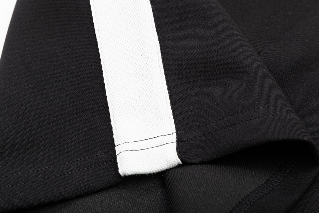 【LOEWE 公式旗艦店】ロエベ  ショートパンツ  ご好評に付き再入荷！24629