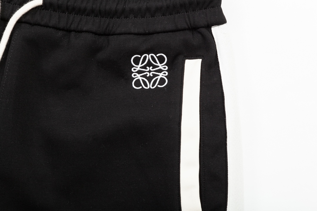 【LOEWE 公式旗艦店】ロエベ  ショートパンツ  ご好評に付き再入荷！24629