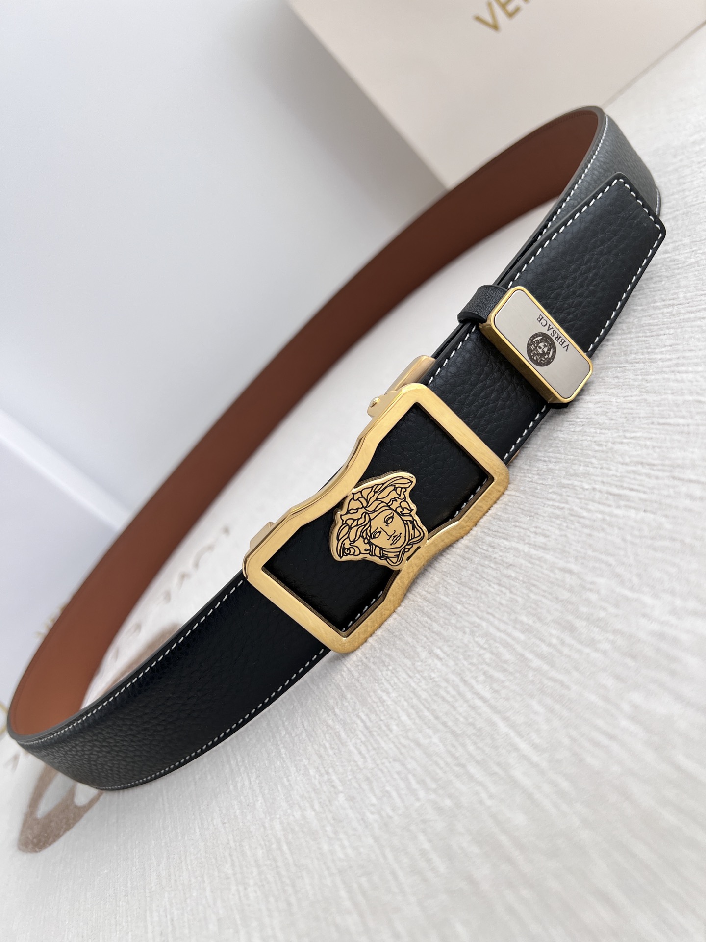 【VERSACE】(ヴェルサーチ) 3.5cmベルト メンズ 24706