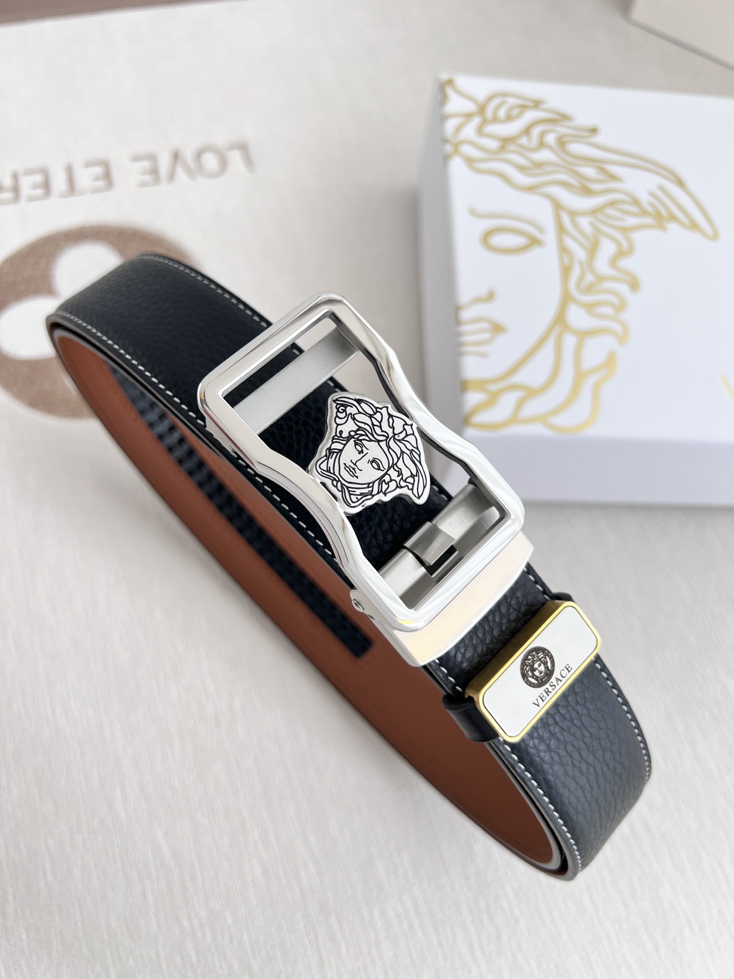 【VERSACE】(ヴェルサーチ) 3.5cmベルト メンズ 24706