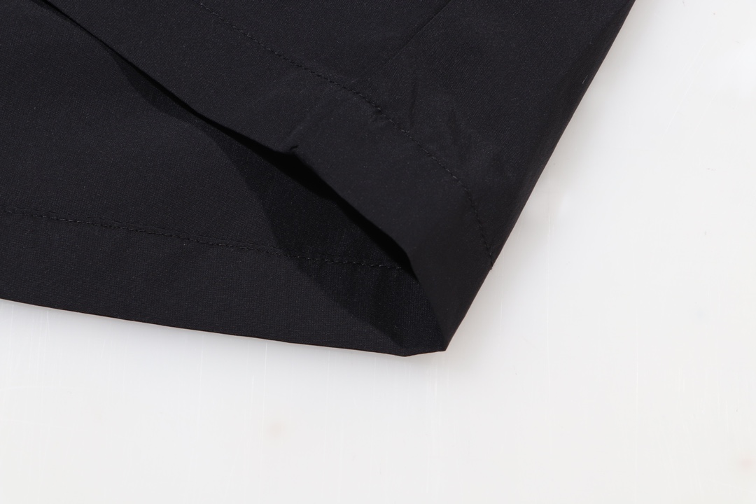 【BURBERRY  公式旗艦店】ショートパンツご好評に付き再入荷！