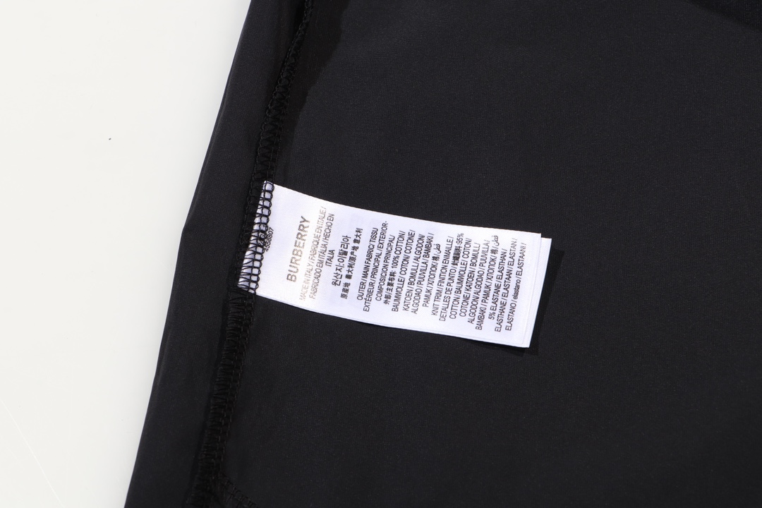 【BURBERRY  公式旗艦店】ショートパンツご好評に付き再入荷！