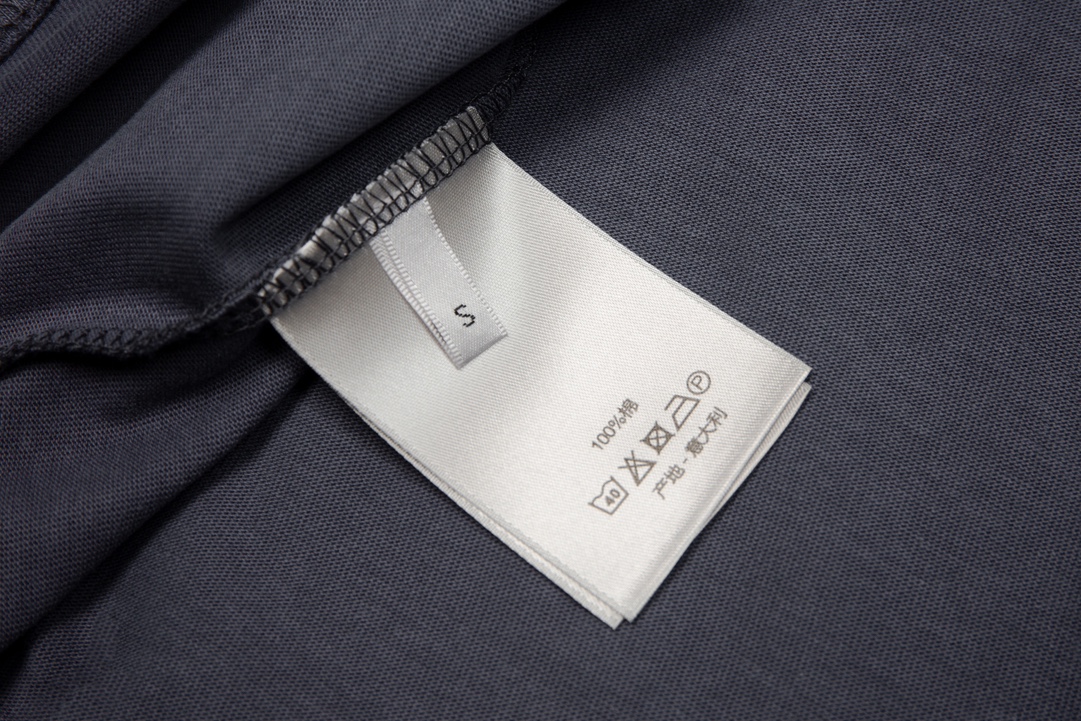 【DIOR 公式旗艦店】ディオール    Tシャツ ご好評に付き再入荷！