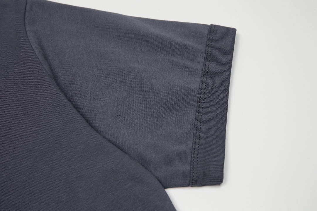 【DIOR 公式旗艦店】ディオール    Tシャツ ご好評に付き再入荷！