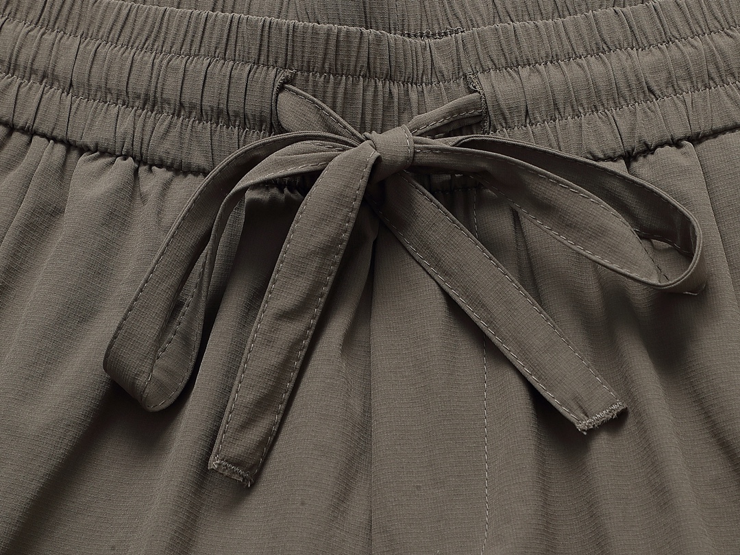 【MONCLER 公式旗艦店】モンクレール   ショートパンツ  ご好評に付き再入荷！