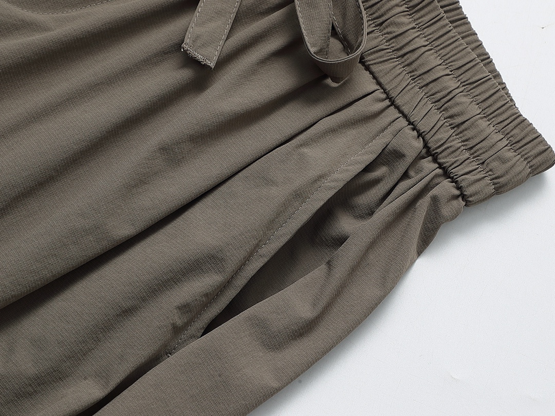 【MONCLER 公式旗艦店】モンクレール   ショートパンツ  ご好評に付き再入荷！