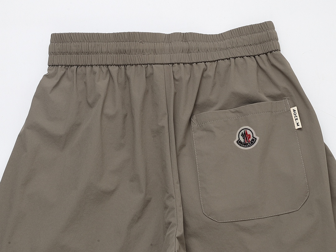【MONCLER 公式旗艦店】モンクレール   ショートパンツ  ご好評に付き再入荷！