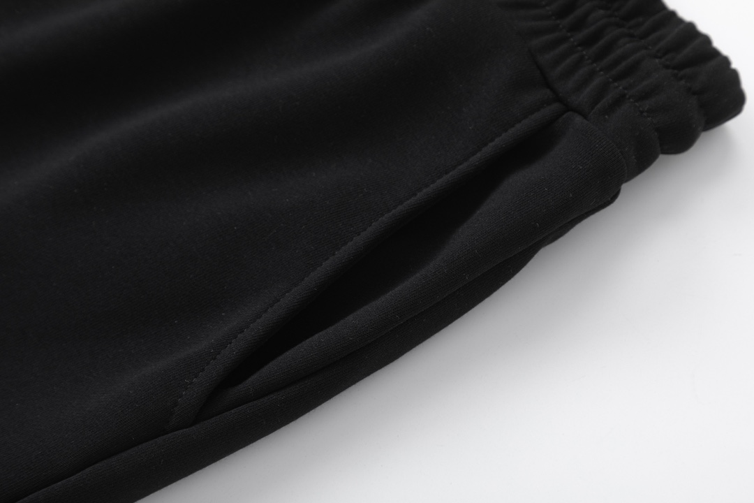 【GUCCI 公式旗艦店】グッチ  ショートパンツご好評に付き再入荷！