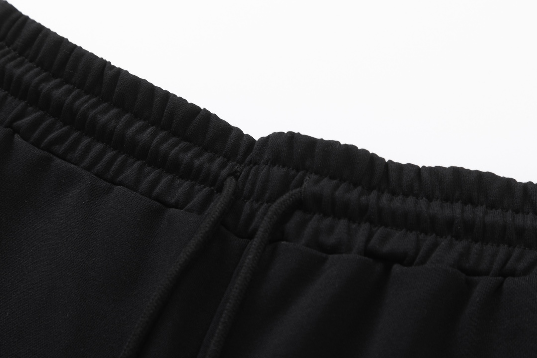 【GUCCI 公式旗艦店】グッチ  ショートパンツご好評に付き再入荷！