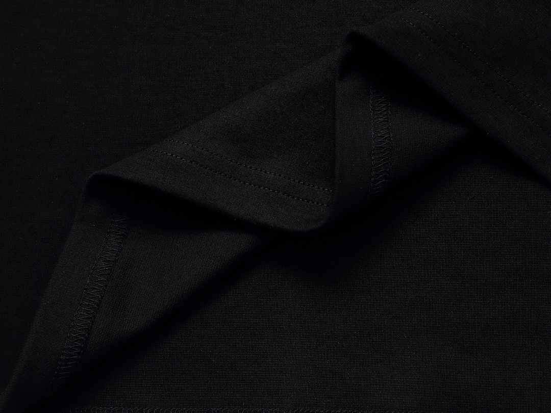 【DIOR 公式旗艦店】ディオール    Tシャツ ご好評に付き再入荷！