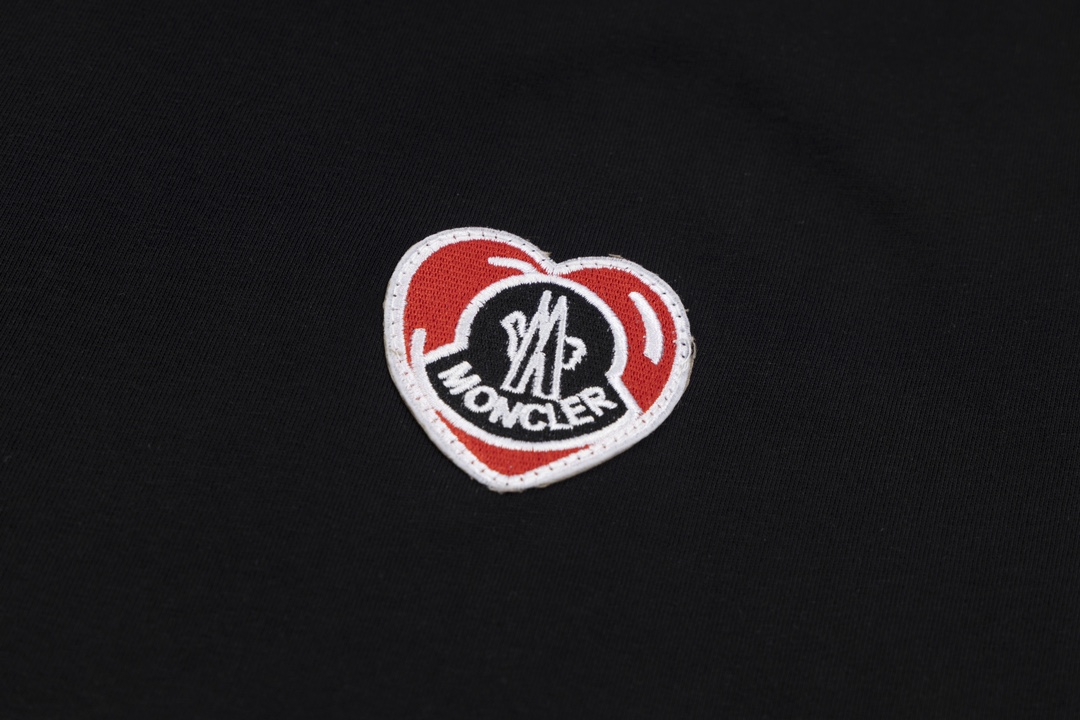 【MONCLER  公式旗艦店】モンクレール   Tシャツご好評に付き再入荷！